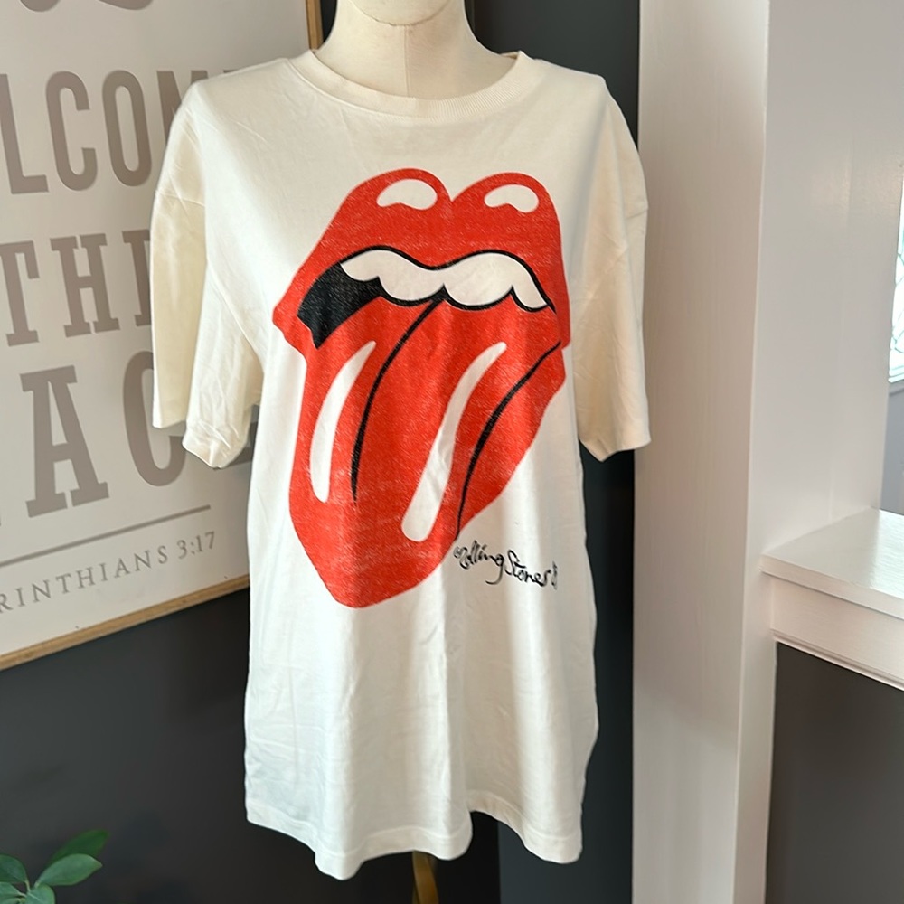 Rolling Stones H & M logo graphic Tshirt